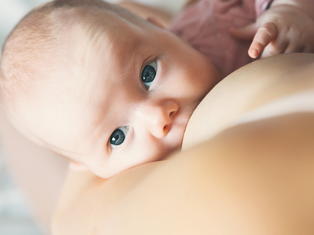 breastmilk-breastfeeding-benefits-narrow